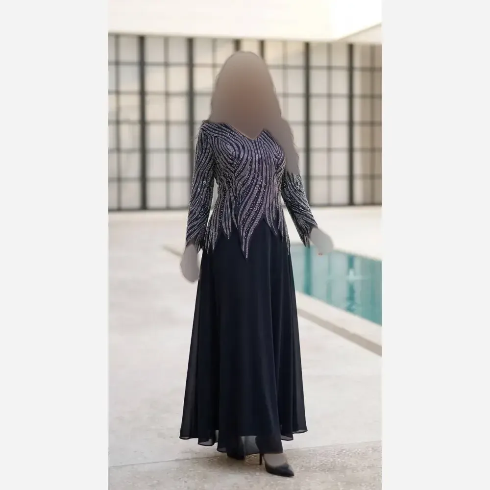 پیراهن ماکسی زنانه سایز بزرگ کرپ حریر نگیندار مدل دلبر رنگ مشکی و سبز