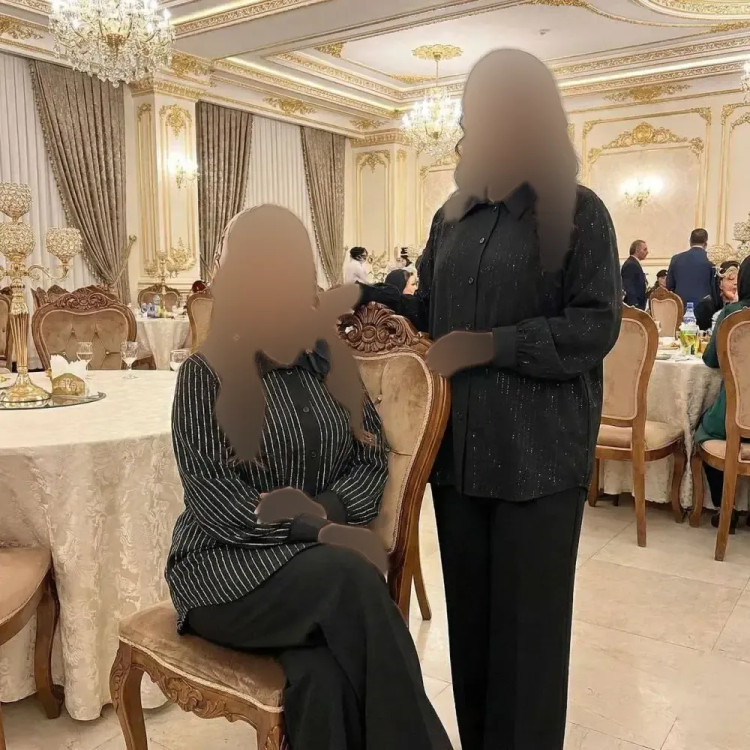 شومیز زنانه کرپ الیزه نگیندار دکمهدار سایز 38 تا 60