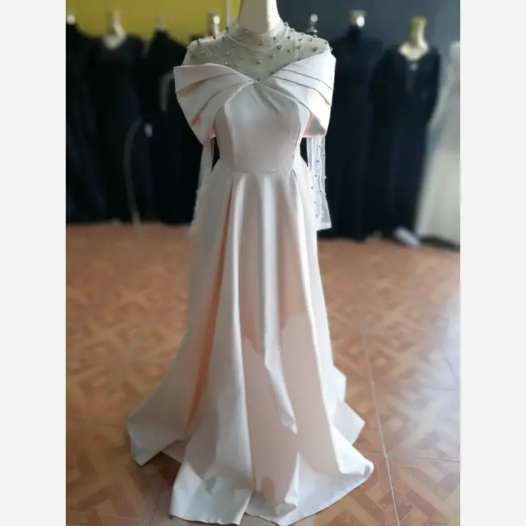 پیراهن ماکسی مجلسی زنانه مدل یکتا جنس ساتن آمریکایی و تور نگیندوزی شده سایز 38 تا 50