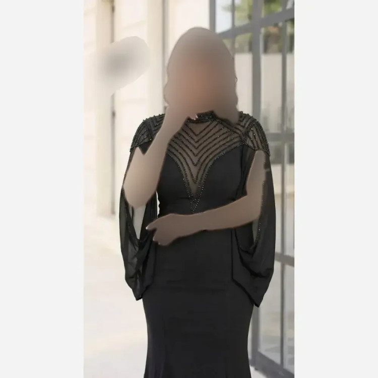 پیراهن ماکسی زنانه مجلسی کرپ دالقیچ سنگدوزی شده مشکی با کاپ سینه