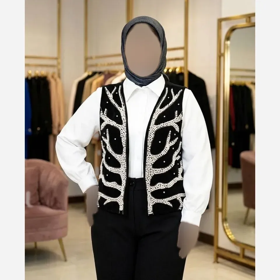 جلیقه زنانه مجلسی مدل شیدا جنس سوپر مازراتی مشکی با خرجکار نگین و مروارید سایز 38 تا 60