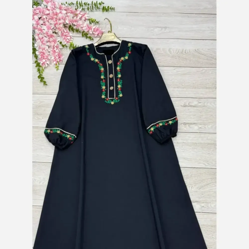 کفتان زنانه لینن گلدوزی شده فری سایز تا 50 رنگ مشکی و سرمه ای