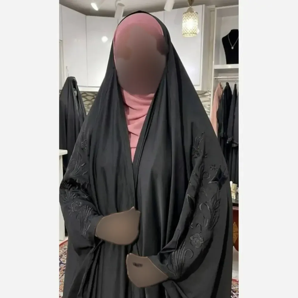 چادر جده گلدوزی پروانه جنس کن کن ندا مروارید رنگ مشکی سایز 150