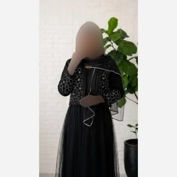 ست سه تیکه کت و دامن و شال مشکی جواهردوزی پولکدوزی فری سایز