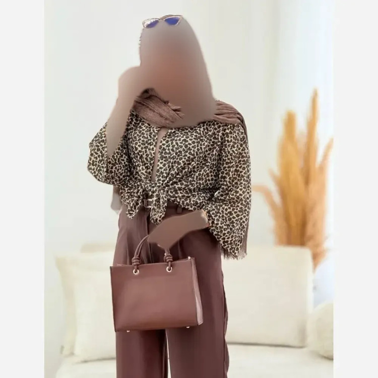 شومیز گره ای نیکی جنس پری درجه یک خنک و سبک فری سایز
