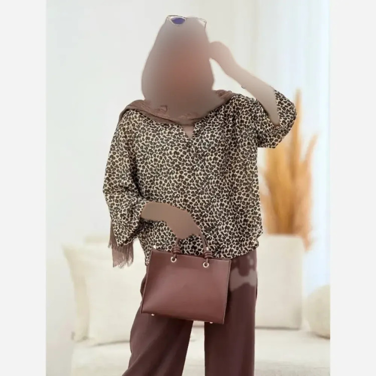 شومیز گره ای نیکی جنس پری درجه یک خنک و سبک فری سایز